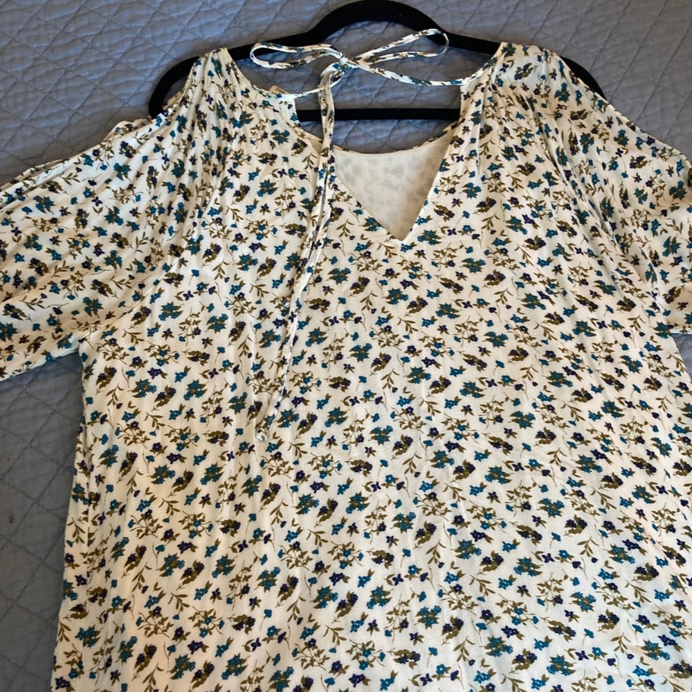 Spring dress - Picture 3 of 5